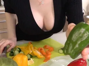 Người yêu của con trai không thể chịu được trước kỹ thuật tuyệt vời của bố khi Ông chồng đi vắng